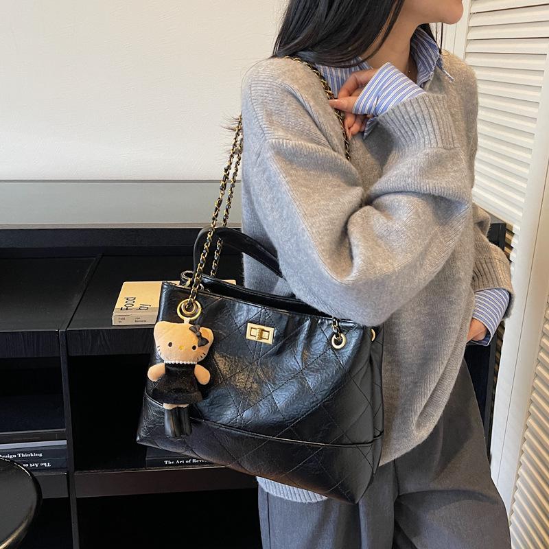 Autumn 2025 Large Capacity Women's Chain Crossbody Shoulder Bag - Fashionable Commute Bag
