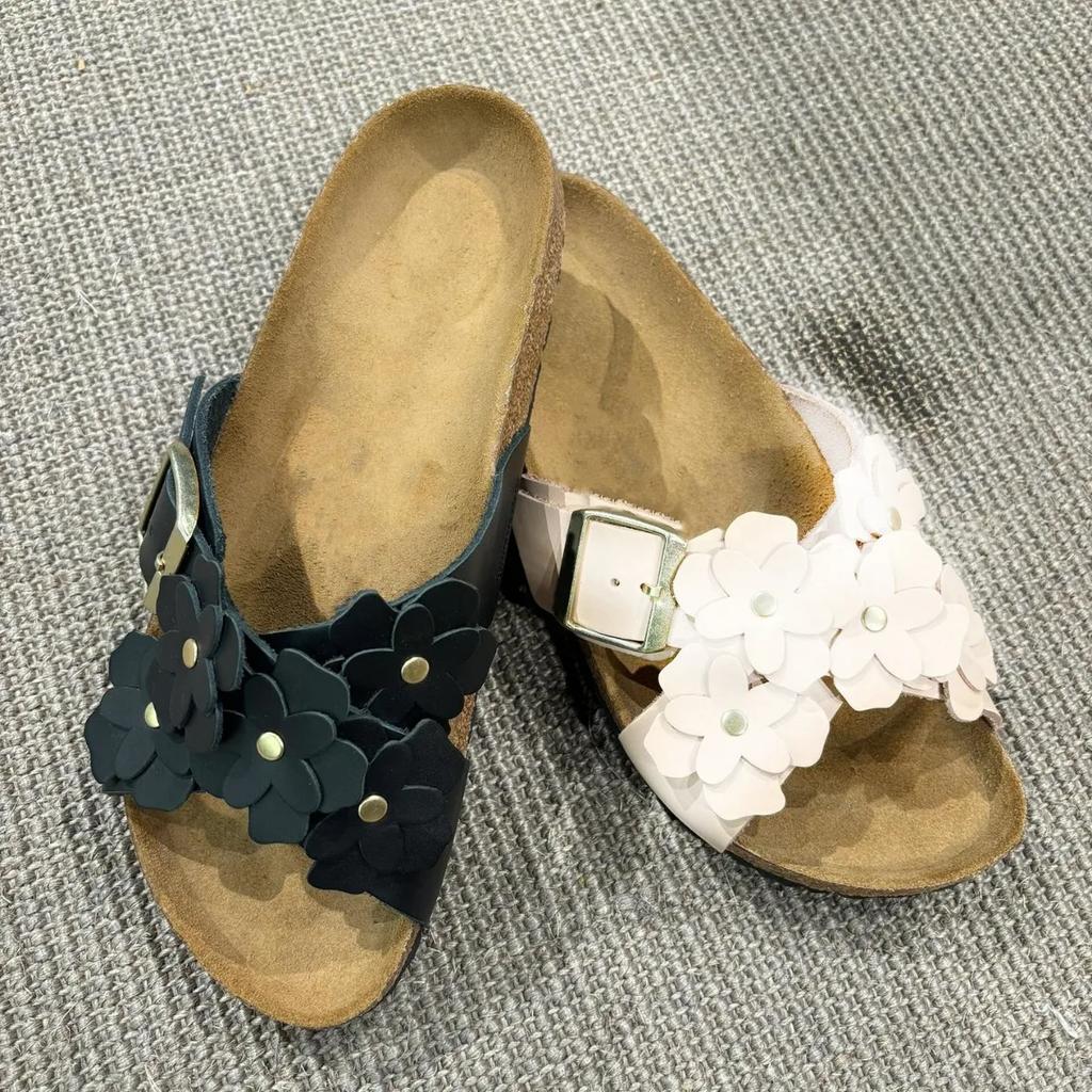 Elegant round Toe Flat Bottom Slippers Korean Style Casual Floral Open Toe Flat Heel Women's Sandals Comfortable Microfiber