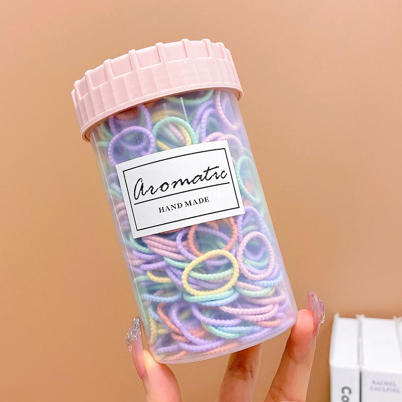 

Красочные детские резинки для волос: Безопасные, не повреждающие резинки для маленьких хвостиков и детские аксессуары для волос.