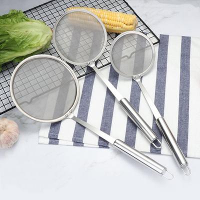 Feinmaschiger Schaumlöffel, professioneller Schaumlöffel aus 304-Edelstahl in Lebensmittelqualität, langer Griff, spülmaschinenfest