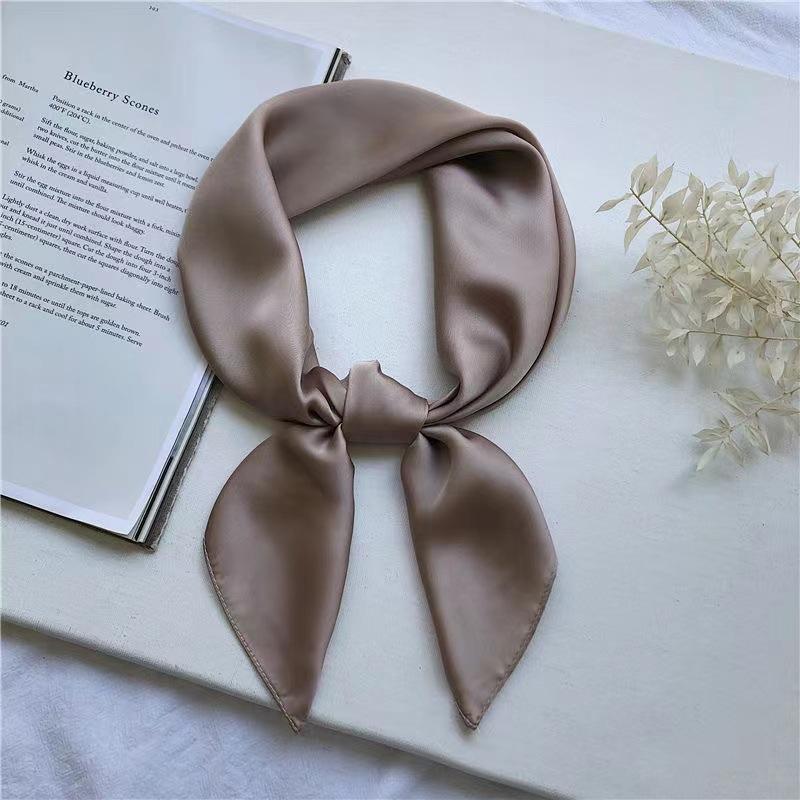 Jednokolorowa jedwabna chusta kwadratowa chusta imitacja jedwabiu chusta letnia urocza Yiwu mała kwadratowa chusta