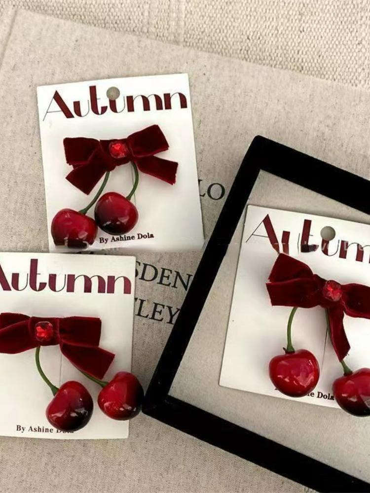 Designer Red Cherry Cloth Bow Hair Clip Sweet Women Fashion Double Layer Barrettes Lolita Headdress Female Korean Cute Velvet Ribbon Hairpin Girl