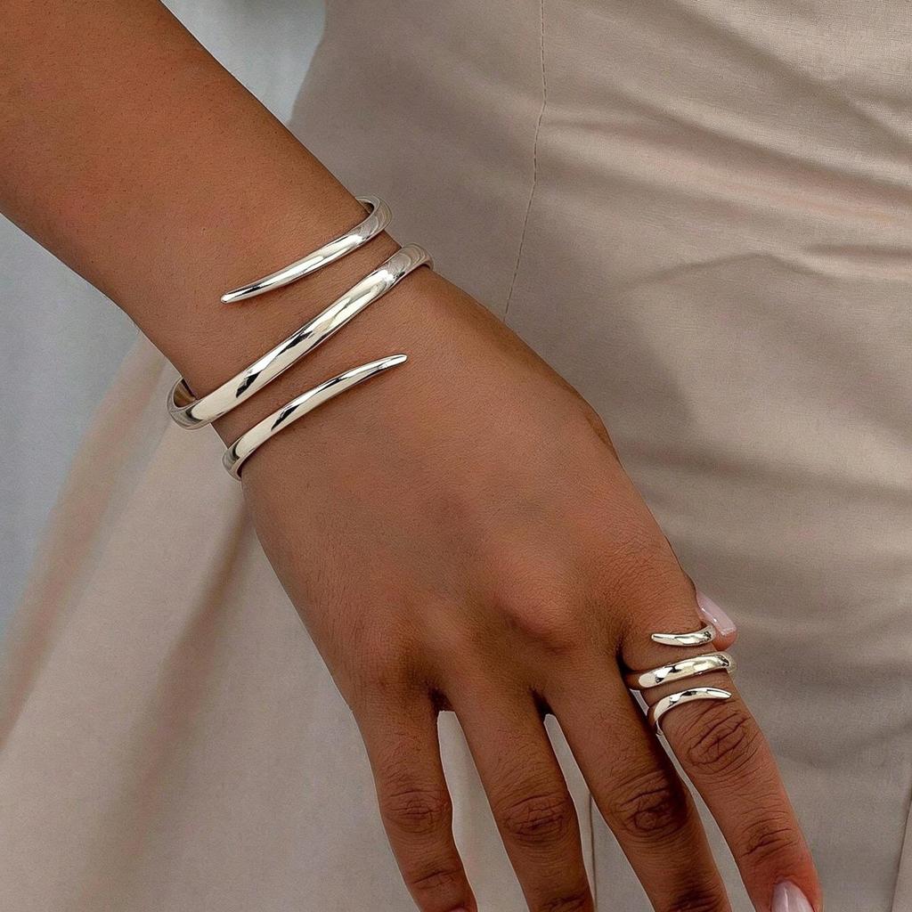 Elegant Gold Bracelet and Ring Set: European Design, Exaggerated, Lightweight, Luxury Two-Piece Jewelry