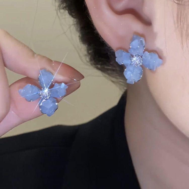 S111 silver needle high sense blue gradual change color crystal flower stud earrings female fresh sweet super fairy temperament earrings 925 silver needle