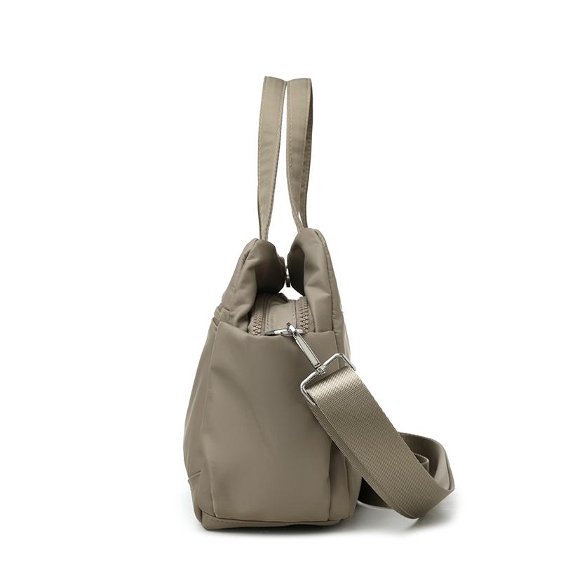 Water-Resistant Tote Bag for Women – Stylish & Durable Handbag with Adjustable Shoulder Strap and Multiple Pockets