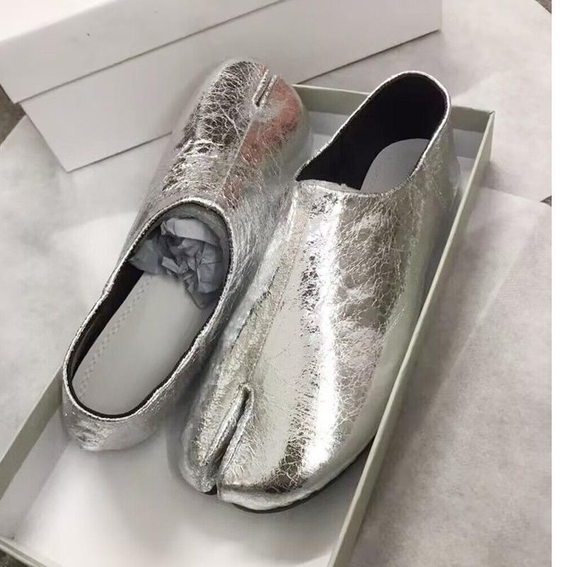Pull on Black Tabi Shoes Women Flats Spring Autumn Fashion Silver Slip-on Loafers PU Leather Casual Split Toe Shoes Mary Janes