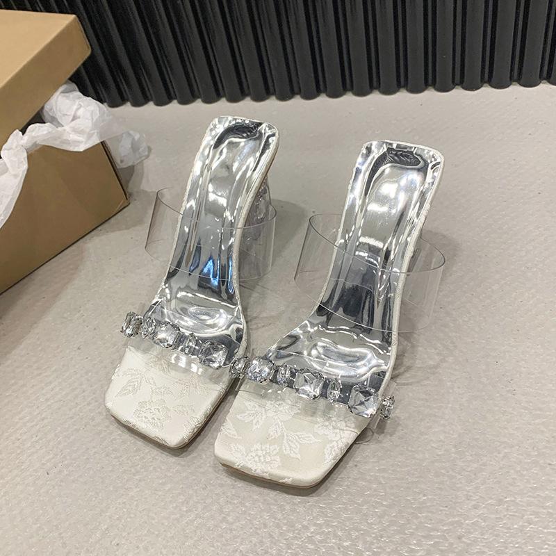 

Женские босоножки со стразами, толстый каблук, лето, новая мода, надпись в национальном стиле, квадратный носок, высокий каблук, знаменитость, тренд, крутые шлепанцы 39 бежевый