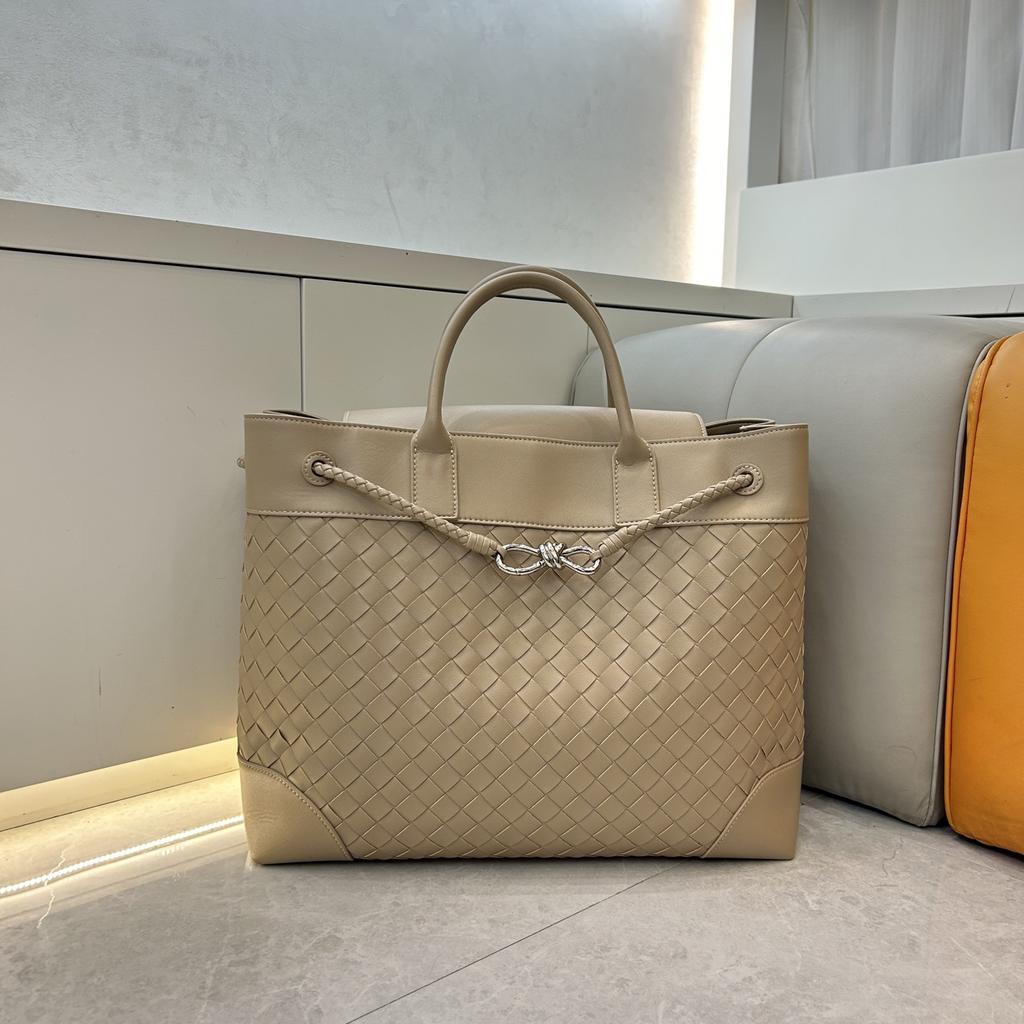 Cross-border  family autumn and winter explosive crossbody bag women's high-end handbag pure hand-woven large-capacity tote bag