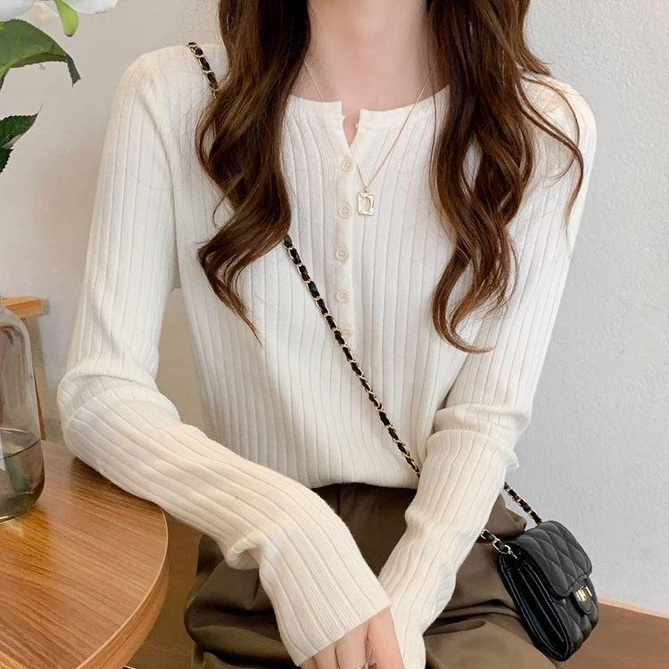 Women's Long-Sleeve Slim-Fit Knitted Pullover: Stylish Base Layer or Standalone Top for Spring & Autumn
