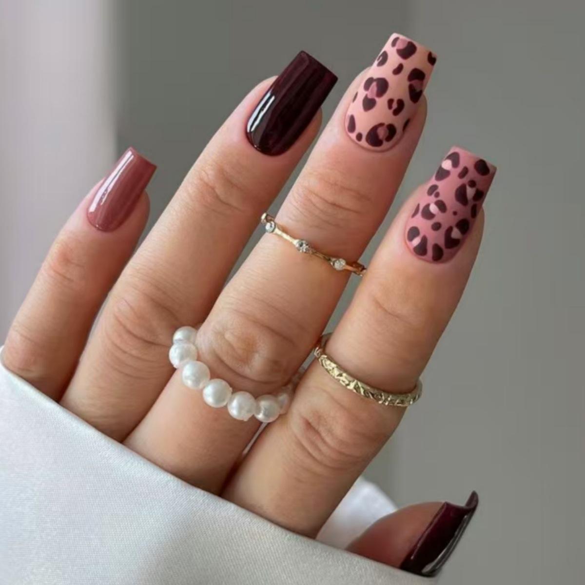 

24-Piece Pink Leopard Print and Coffee Color Wearable False Nails