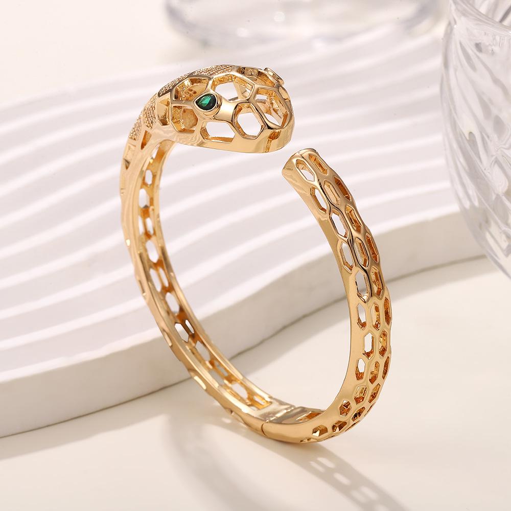 Non-Fading Emerald Snake Bangle for Women - Adjustable Open Design, Cold Style