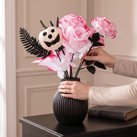 Decorative Silk Flowers for Showcases Halloween Artificial Flower Bouquet, Eucalyptus Floral Stems with Pumpkin Skull, Fake Reusable Dark Theme Party