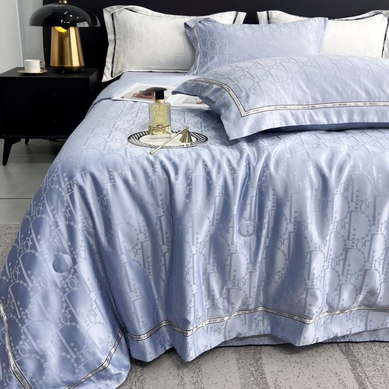 Machine washable silk quilts in summer, thin blankets with double-sided ice silk air conditioning blankets