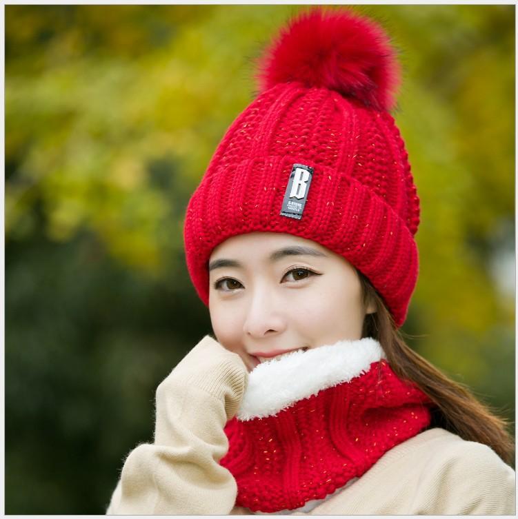 Hat Female Winter, Warm and Thickened, Trendy and Fashionable In Winter, Versatile Outdoor Travel, Wool Scarf and Hat Two-piece Set