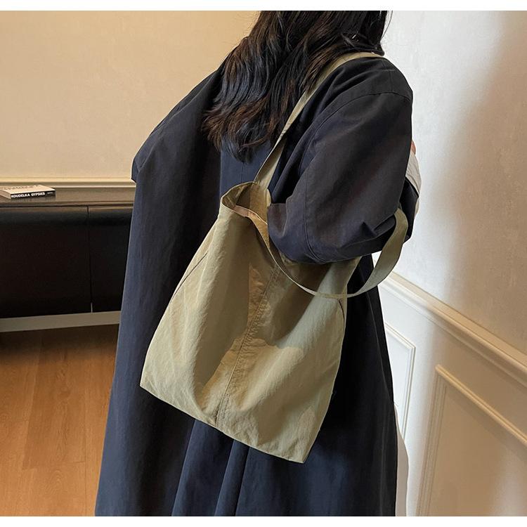 Bags Women's Shoulder Bags Large Capacity Student Commuting Handbags Girls Lightweight Literary Tote Bags Tide