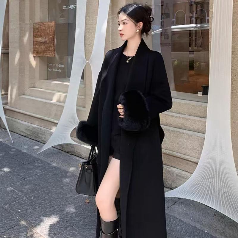 High-end fashion woolen coat women's autumn and winter new coat design sense removable wool sleeve top