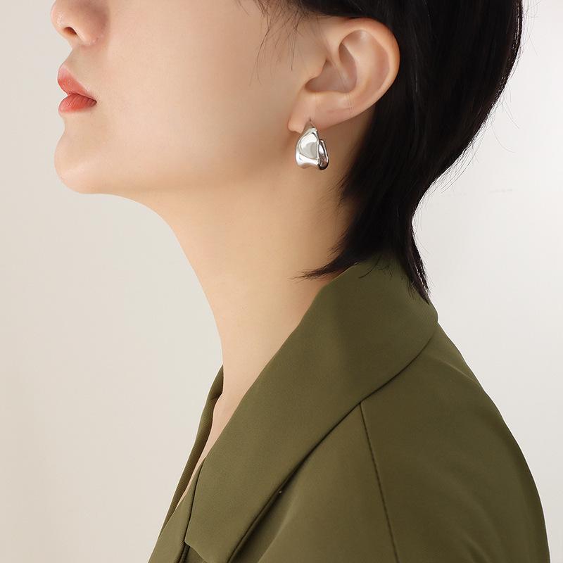 European Irregular C-shaped Geometric Gold-plated Titanium Steel Stud Earrings