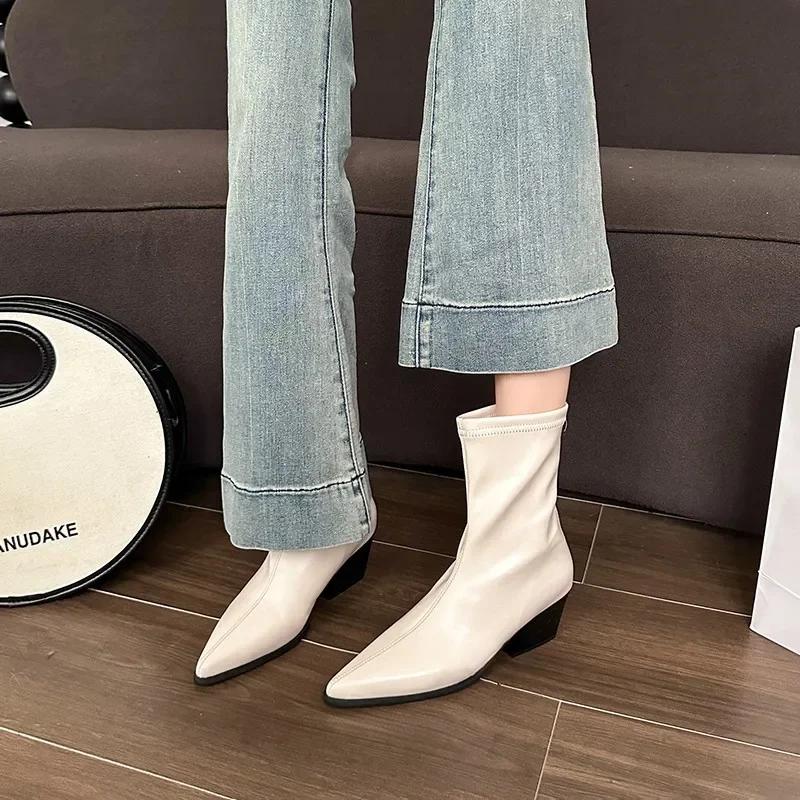 Large Size Women's Boots Korean Style Pointed Toe Fashion Boots Autumn Winter New Arrival Mid Heel Zipper Back Pull Short Tube