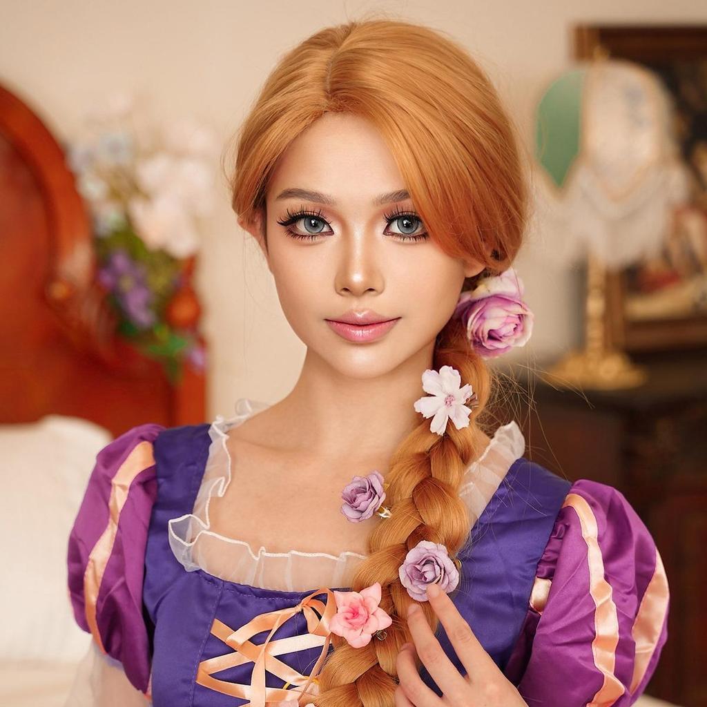 Kostýmní paruka Rapunzel Extra dlouhé blond rovné vlasy | Halloween & Cosplay | Přirozený vzhled | Lehká nastavitelná čepice (Ideální pro ženy)