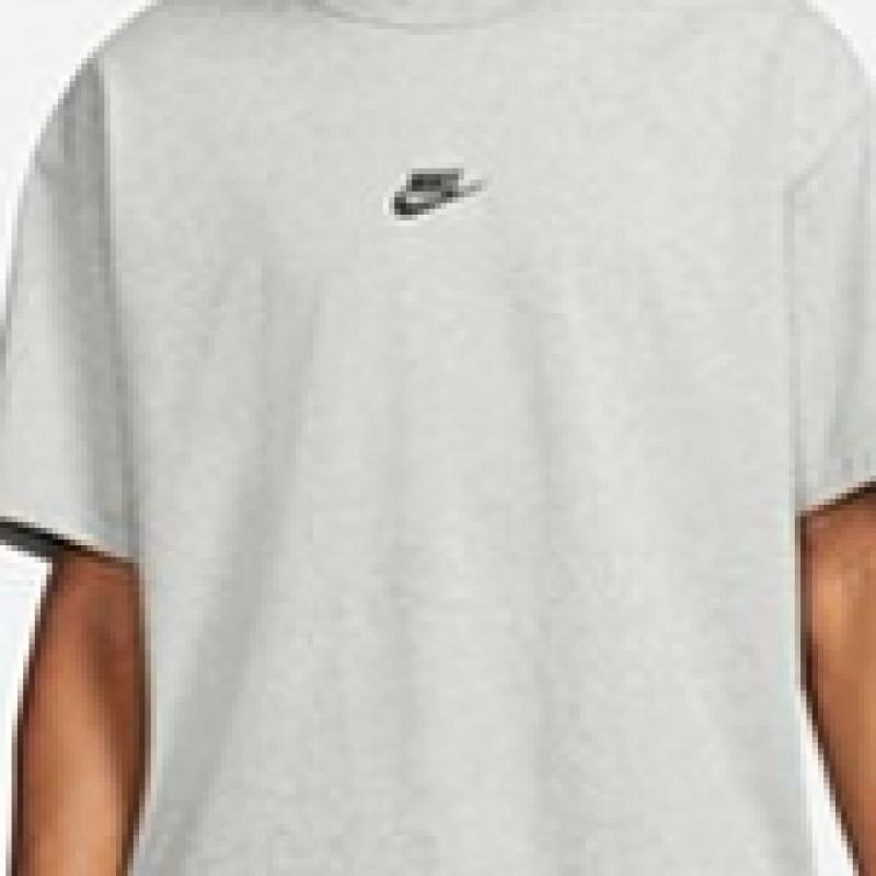 A Nike Premium eSSenTiAlS Men S T ShirT Do7393 063