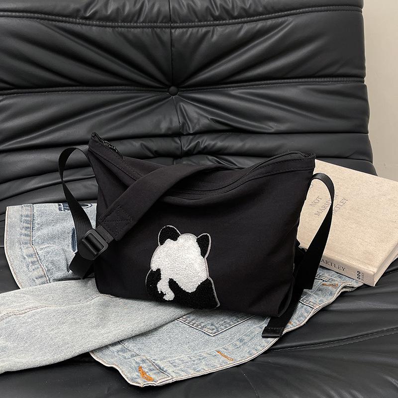 Korean version niche design cute tote bag women's 2025 new large-capacity underarm bag personalized shoulder messenger bag