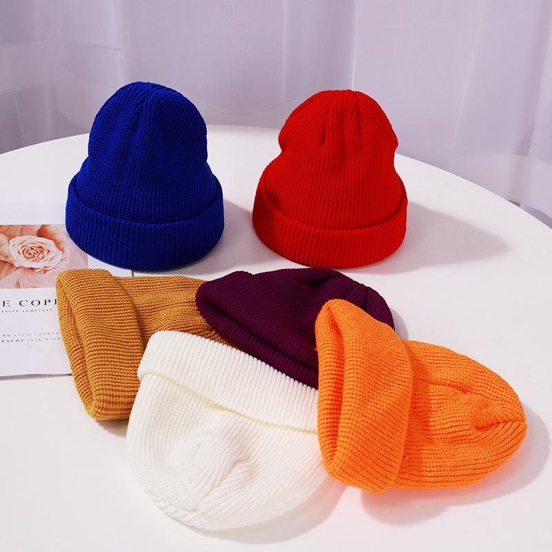 Stylish Unisex Cuff Beanie For Winter Outdoor Activities In Solid Color