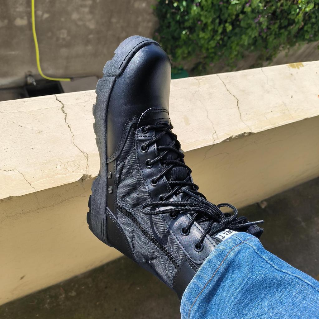 Men's Ultra-light Breathable Combat Tactical Boots - High-top Outdoor Desert & Mountaineering Training Shoes