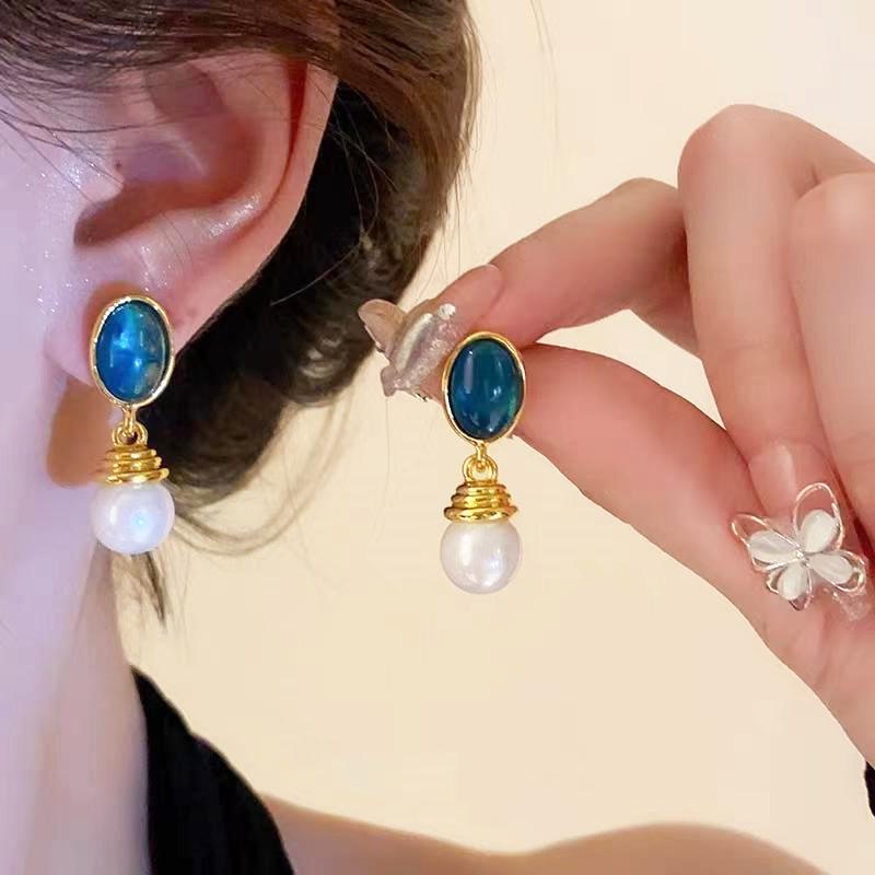 Baroque Imitation Pearl Oval Waterdrop Dangle Earrings for Women Middle-aged Style Punk Simple Jewelry Trend Accessories