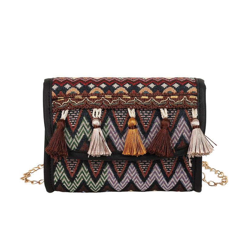 Minority Chain Messenger Bag Women's 2025 Spring New Ethnic Style Tassel Shoulder Women's Bag Travel Mobile Phone Bag