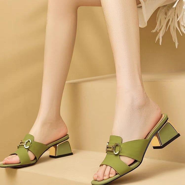 

2024 new summer French evening slippers cool slippers female summer wear fairy high heels sandals show long legs 40 зелений