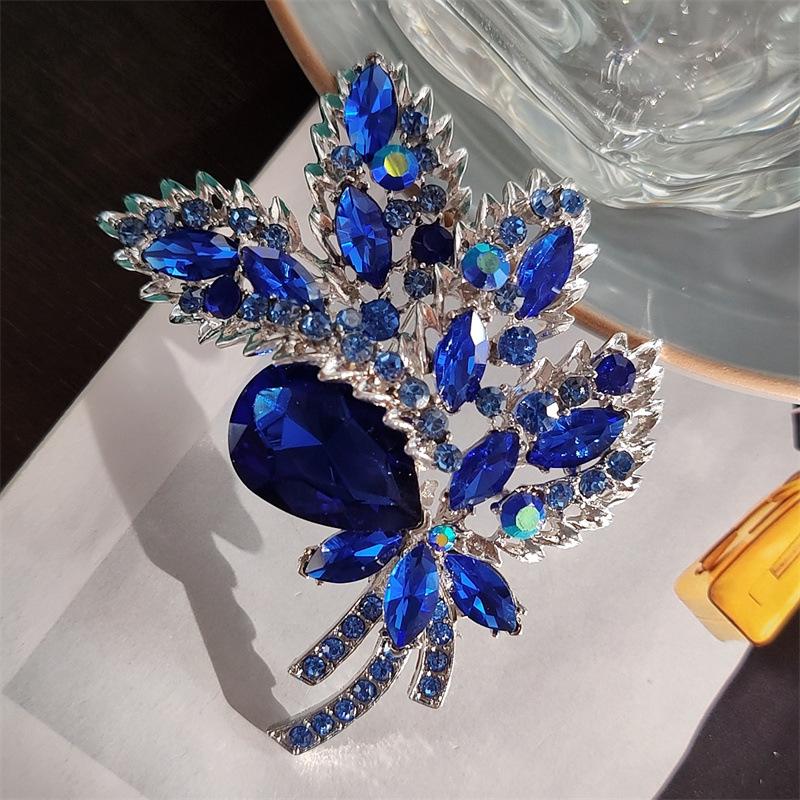 

Брошь с эмалью и кристаллами в европейском и американском стиле в стиле барокко для женщин - элегантный корсаж из ювелирных изделий высокого класса