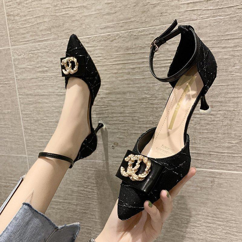 

Знаменитые темпераментные синие туфли на высоком каблуке женские 21024C пряжка полые маленькие кожаные туфли юбка носить сандалии на высоком каблуке 40 чёрный