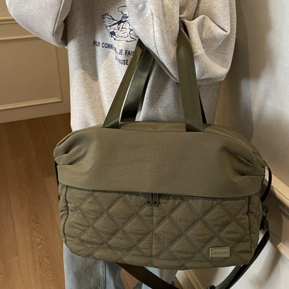 New large-capacity travel bag, diamond embroidery thread boarding bag, short-haul luggage bag, shoulder crossbody mother and baby bag.