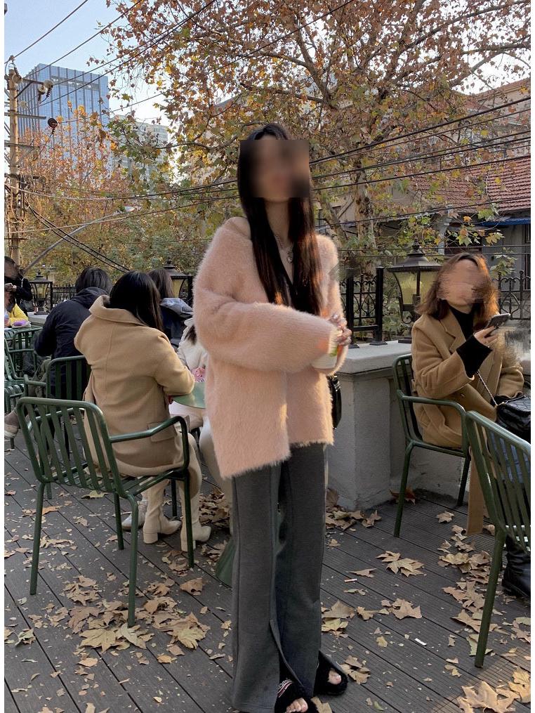 Damen Herbst Schulterfreier V-Ausschnitt Pullover – Sanft, Locker, Langärmiges Weißes Strickoberteil