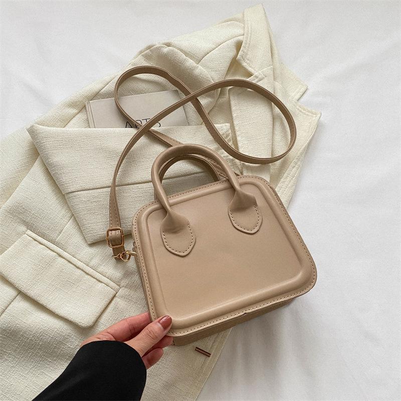 

Solid color simple fashion texture handbag 2025 early spring new versatile ins shoulder messenger bag small square bag women хаки