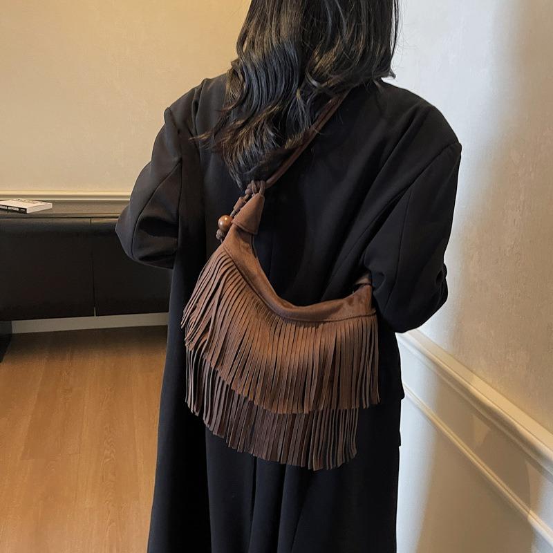 Fashion Bag New Early Autumn Women's Bag Retro Messenger Bag Texture Matte Pu Fringed Armpit Bag