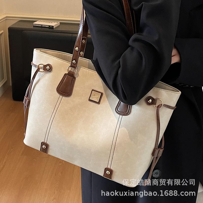 This year's popular bag women's large-capacity 2025 new autumn and winter retro versatile shoulder bag student class tote bag