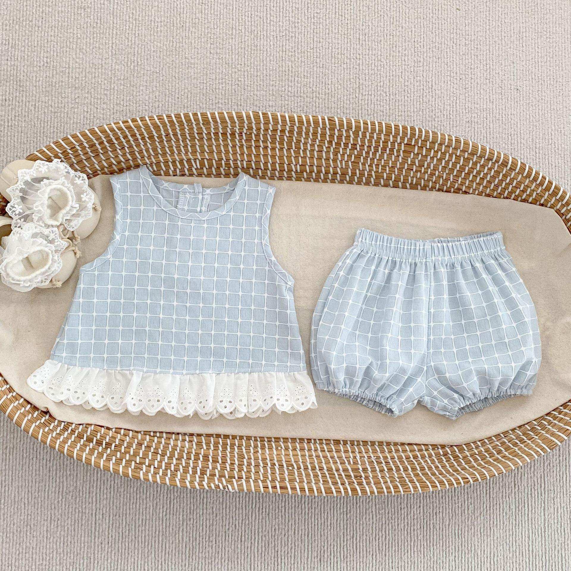 Girls Summer Outfit Set: Ruffled Sleeveless Top with Bloomer Shorts in Plaid Pattern 73 синий
