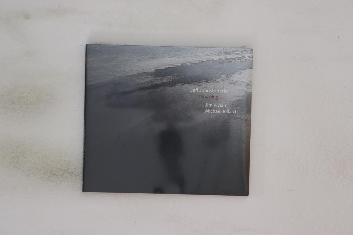 

CD JEFF JOHNSTON Returning JJM001 JEFF JOHNSTON 2013 Canada Jazz Used