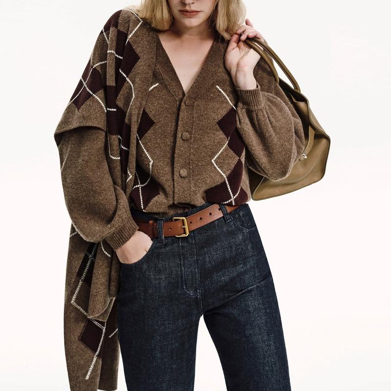 

Rose Brown Wool-Blend Argyle V-Neck Cardigan and Shawl 2pcs Set – Loose Fit Autumn Knitwear for Women S коричневый