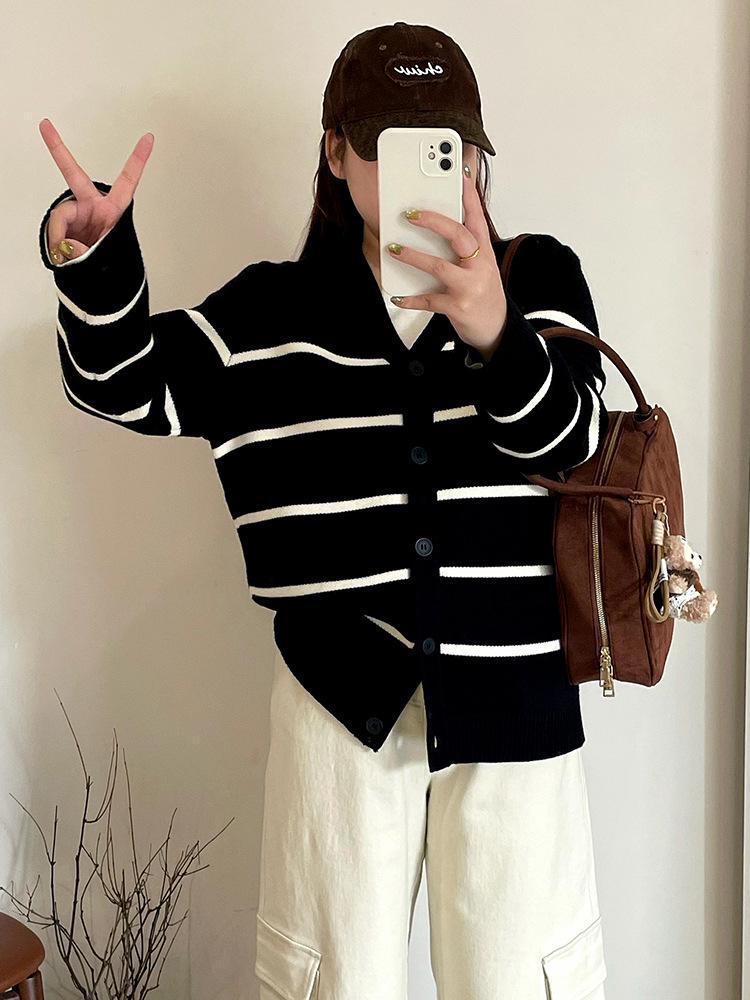 Plus Size Women's V-Neck Color Block Stripe Knit Cardigan - Loose Casual Winter Style