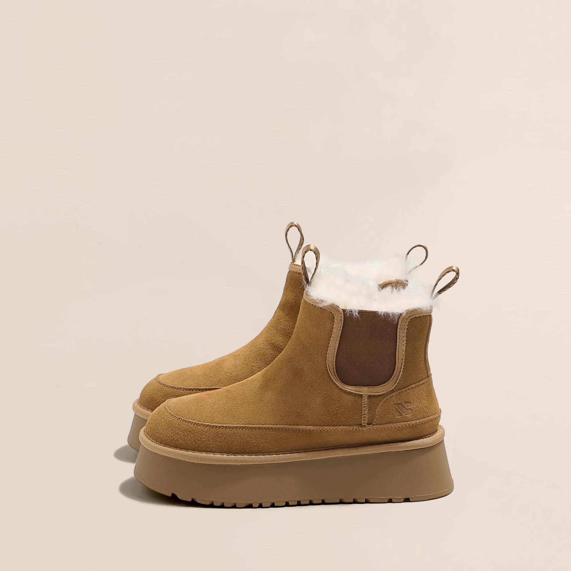 

Ботинки Chelsea snow boots женские зимние 2024 новые бархатные утолщенные теплые нескользящие эластичные ботинки на толстой подошве из северо-восточного хлопка 37 коричневый