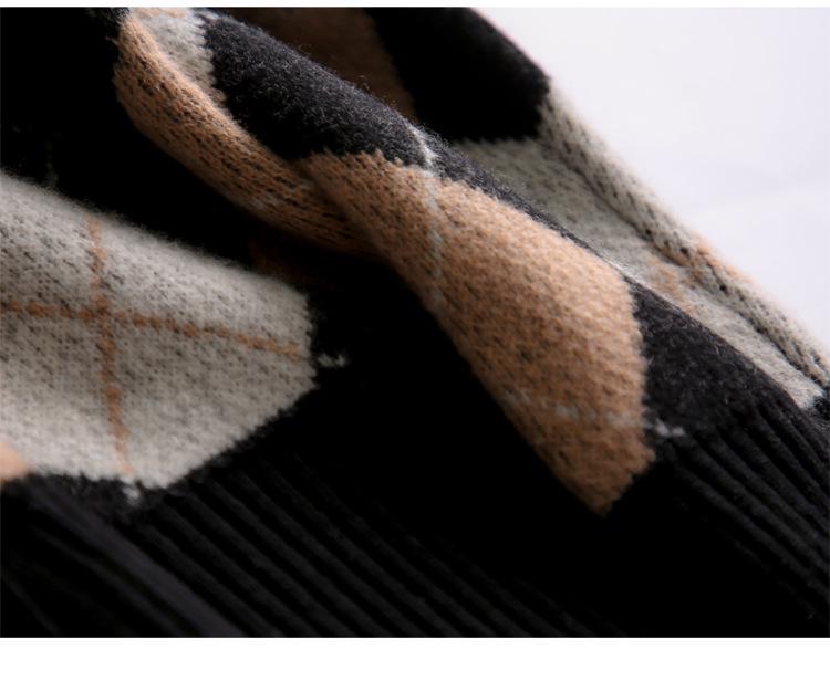 2025 Women's V-Neck Pure Wool Knit Cardigan – Autumn/Winter, Diamond Patchwork, Casual & Warm Sweater Coat