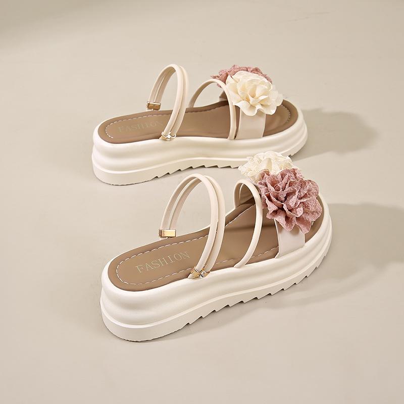 Internet celebrity flower flip-flops women, summer new clipped feet beach thick-bottomed cool slippers, small slippers