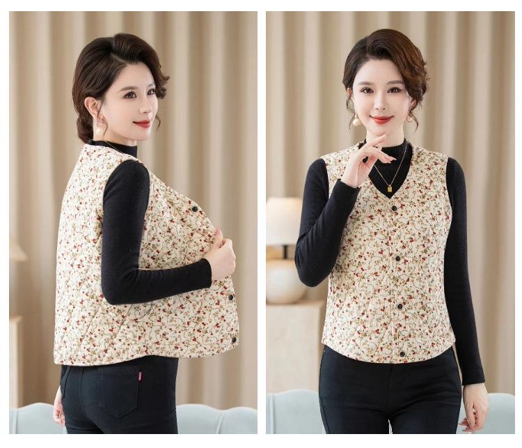 Women's Floral Vest for Autumn/Winter: Warm Cape, Inner/Outer Wear, Lightweight for Middle-Aged and Elderly Moms