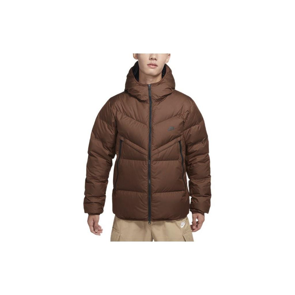 Nike Giacca Piumino con Cappuccio e Zip con Stampa Logo Uomo Capispalla Marrone Scuro DV1132-259