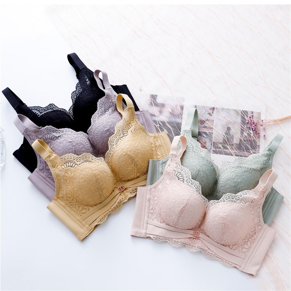 Koronkowy biustonosz bez fiszbin dla małych piersi, który podnosi i wspiera boczne piersi.