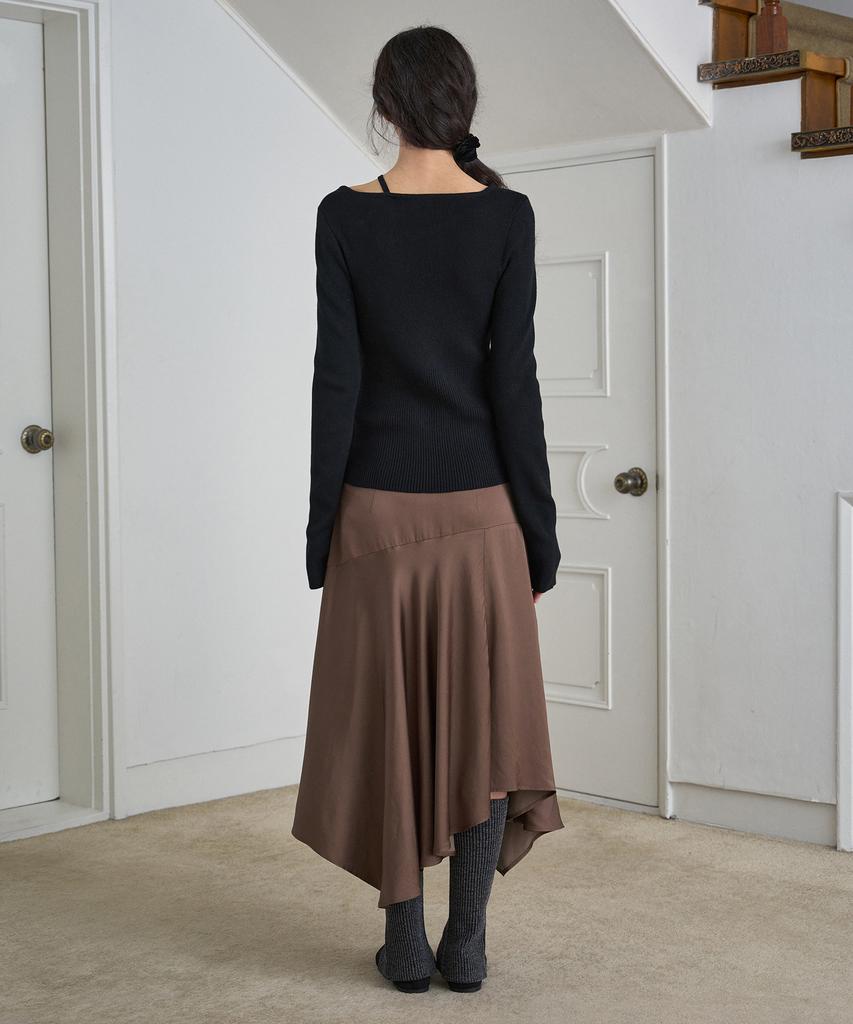 Simeteuligpeosenteu Unbalanced Neckline Knit Top / Black