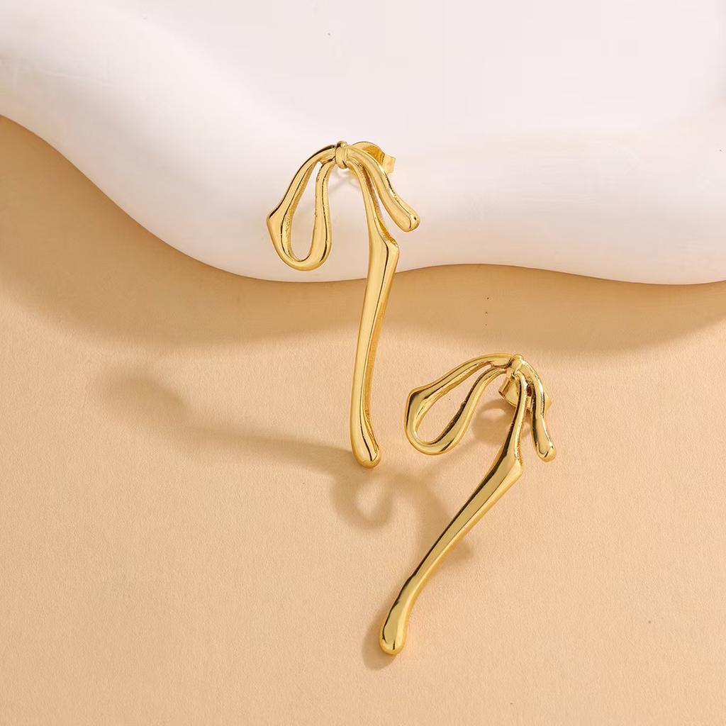 Popular in Europe and the United States, earrings 11k gold-plated non-fading stainless steel studs, high-end bow earrings