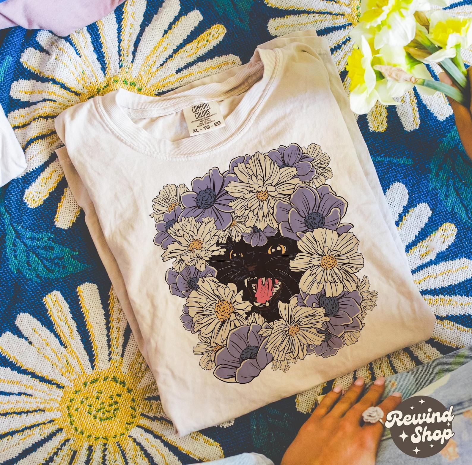 Vintage Floral Black Cat Shirt - Kitten Comfort Colors T-Shirt - Cute Cat Floral Graphic Tee 90s Cottagecore Nature Shirts XL